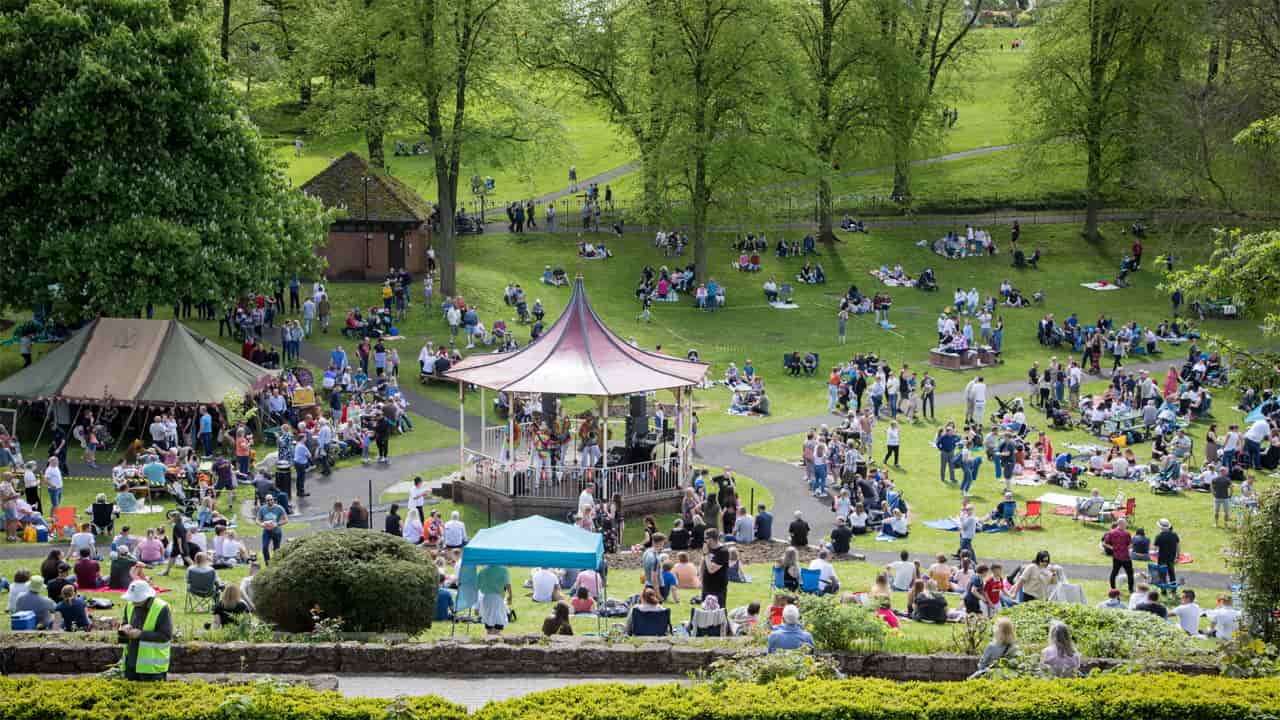 Crowds at Jubilee Park on a sunny day